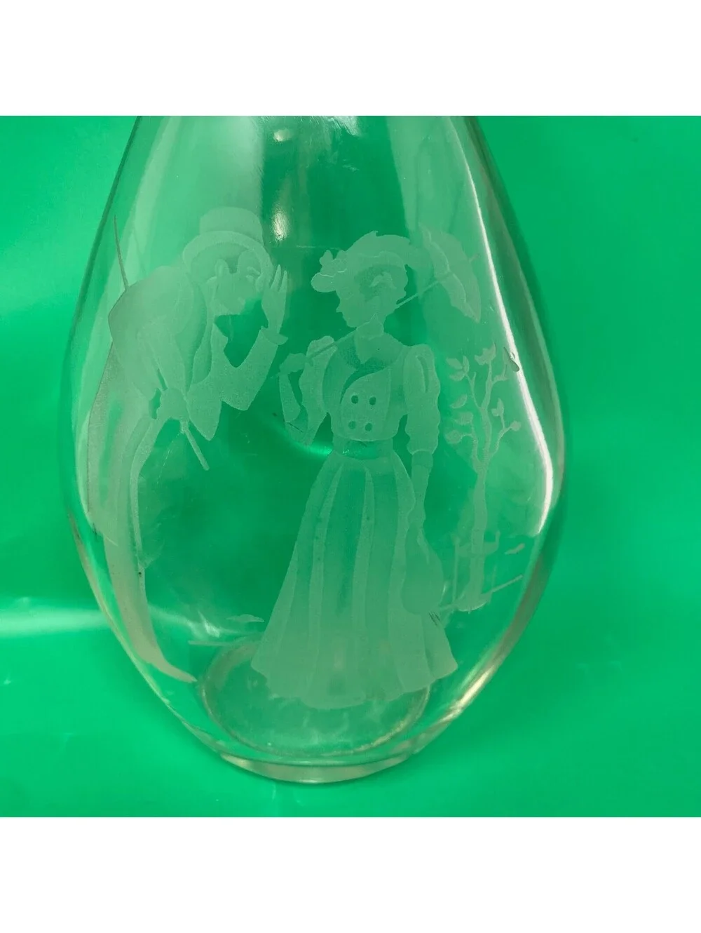 Vintage I W Harper Decanter  Courting Couple Decanter No Stopper 9